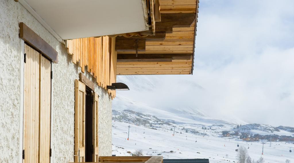 Madame Vacances Hotel Le Christina Alpe d'Huez Exterior photo