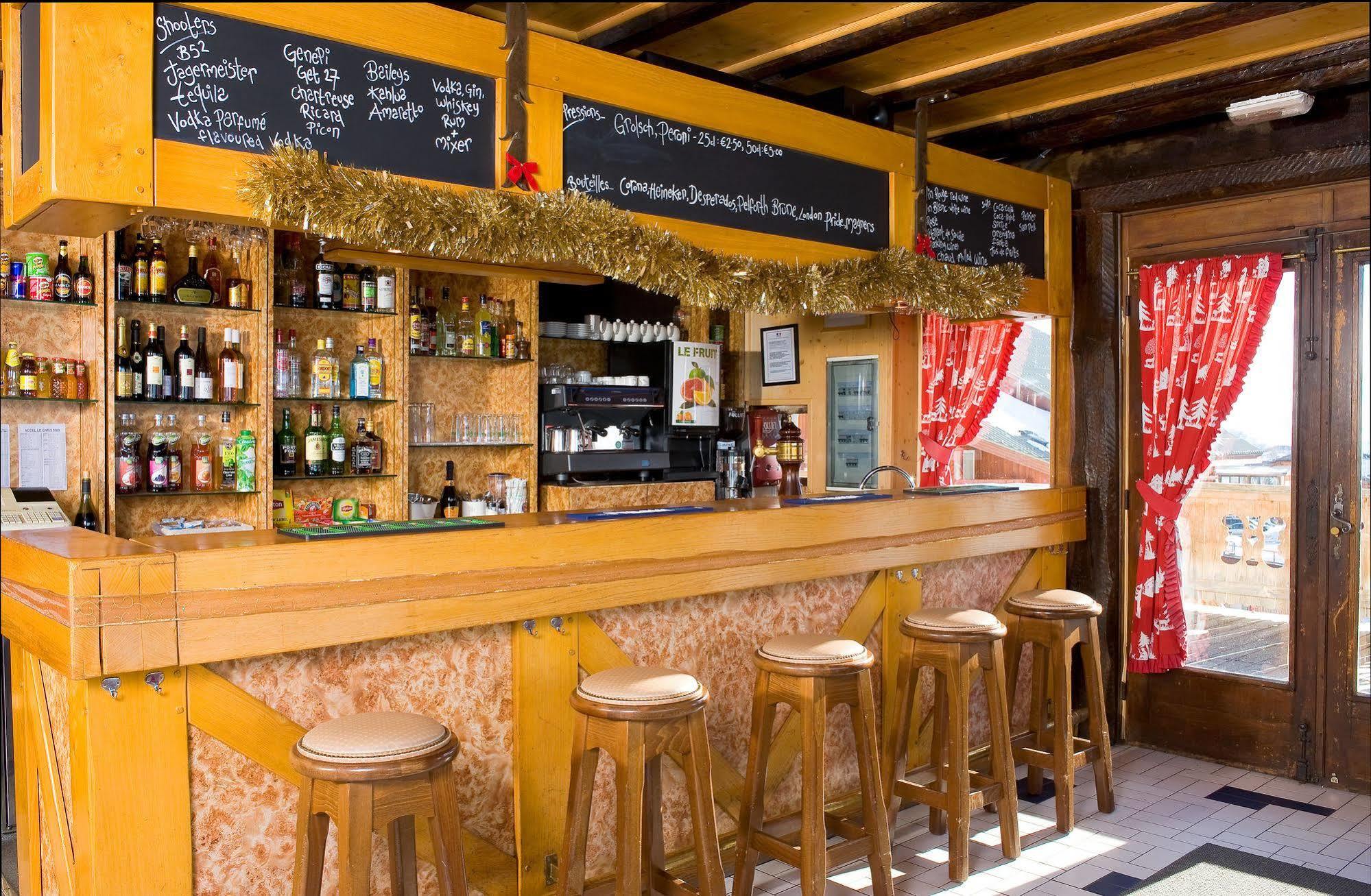Madame Vacances Hotel Le Christina Alpe d'Huez Exterior photo